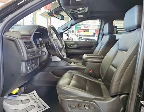 Used 2022 Chevrolet Suburban LT w/ Luxury Package image 4