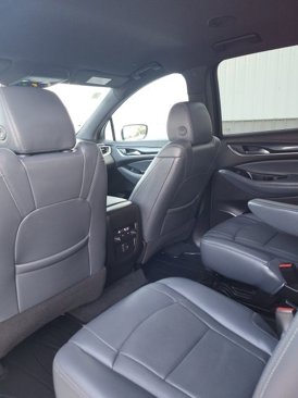 Used 2023 Buick Enclave Essence image 13