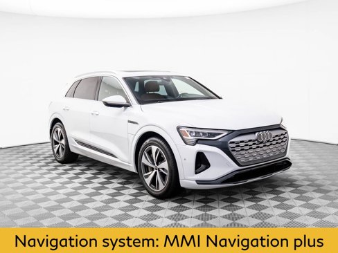 Used 2024 Audi Q8 e-tron Premium Plus w/ Premium Plus Package image 7