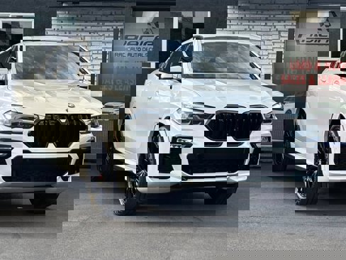 Used 2021 BMW X6 xDrive40i w/ M Sport Package image 4
