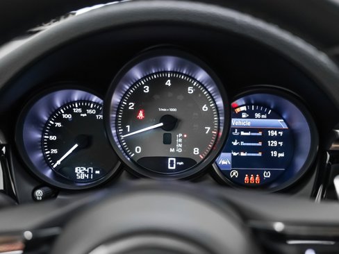 Certified 2023 Porsche Macan S image 17