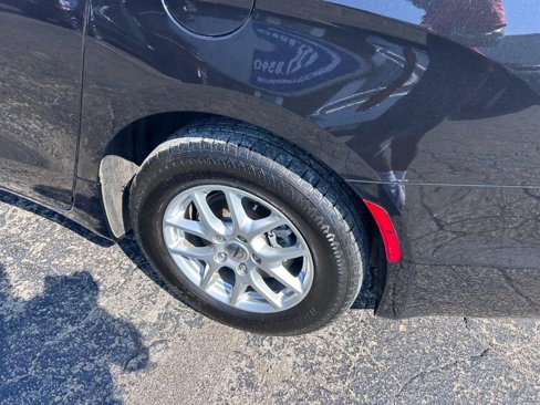Used 2022 Chrysler Pacifica Touring-L image 7