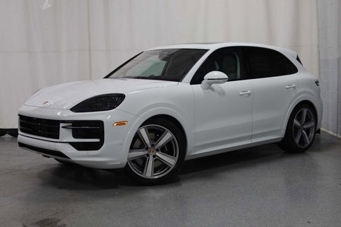 New 2025 Porsche Cayenne GTS image 1
