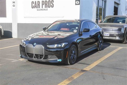 Used 2025 BMW i4 eDrive40 w/ Parking Assistance Package image 5