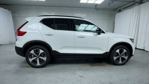 New 2026 Volvo XC40 B5 Plus w/ Protection Package Premier image 2