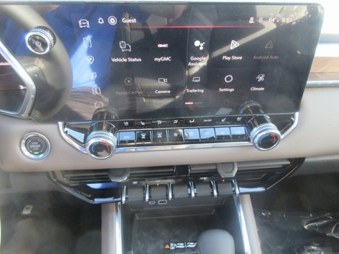 New 2026 GMC Canyon Denali image 17