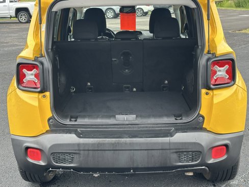 Used 2018 Jeep Renegade Altitude w/ Popular Equipment Group image 8