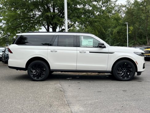 New 2025 Lincoln Navigator L Reserve image 3