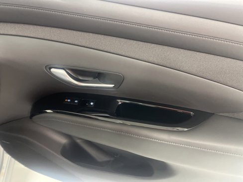 Used 2025 Hyundai Tucson Limited image 25