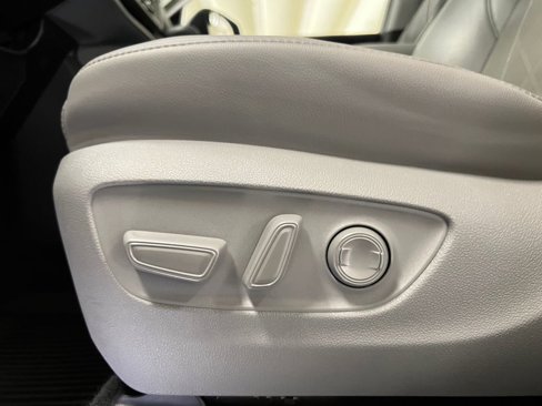 Certified 2022 Toyota Highlander Platinum image 13
