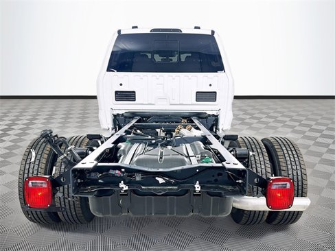New 2026 Ford F350 4x4 Crew Cab DRW Super Duty image 5