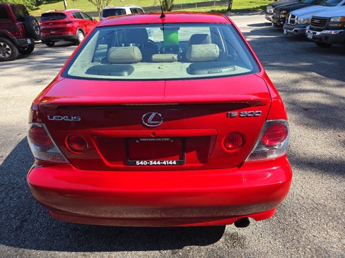 Used 2005 Lexus IS 300 image 4