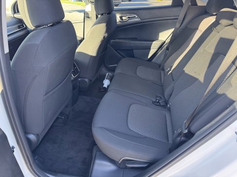 New 2025 Kia Sportage LX image 14