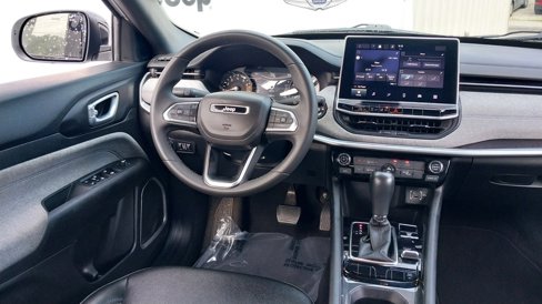 Certified 2024 Jeep Compass Latitude image 14
