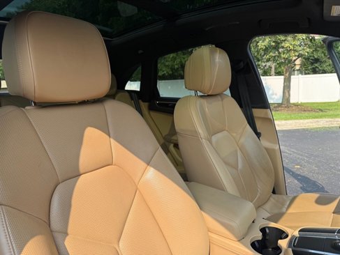 Used 2018 Porsche Macan S image 30
