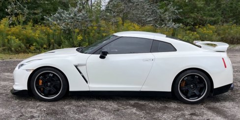Used 2009 Nissan GT-R Premium image 3