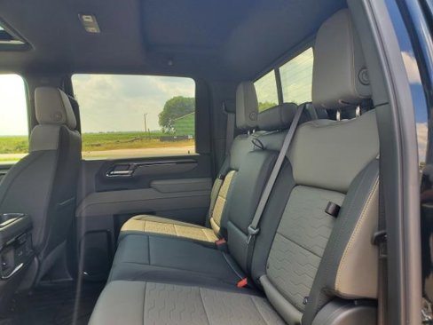 New 2025 Chevrolet Silverado 2500 ZR2 w/ Technology Package image 10