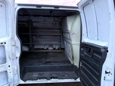 Used 2016 Chevrolet Express 2500 image 15