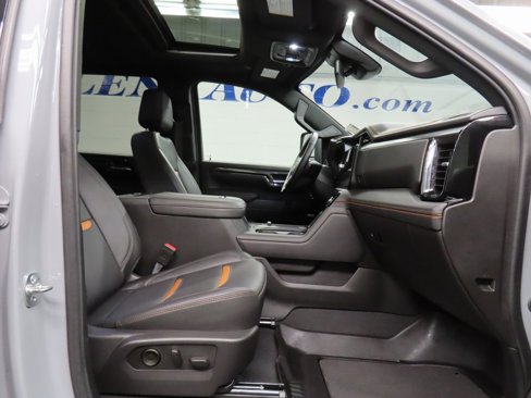 Used 2025 GMC Sierra 2500 AT4 image 33