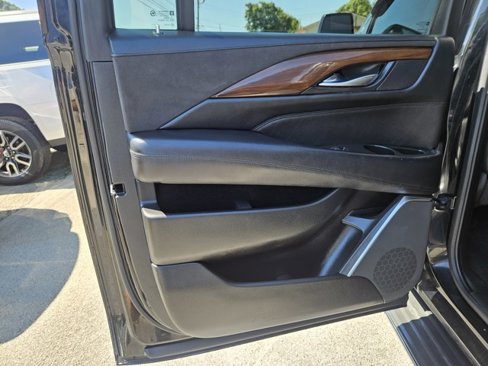Used 2017 Cadillac Escalade ESV Luxury image 10