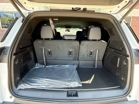 New 2026 Chevrolet Traverse LT w/ Driver Confidence Package image 27