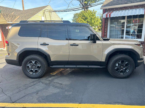Used 2025 Lexus GX 550 image 2