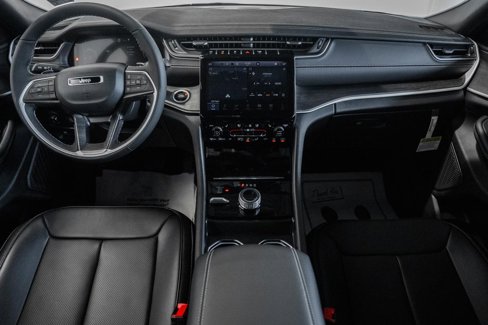 New 2025 Jeep Grand Cherokee L Limited w/ Luxury Tech Group II image 18
