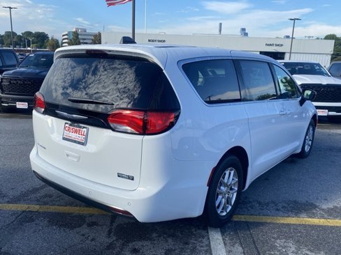 New 2026 Chrysler Voyager LX image 8