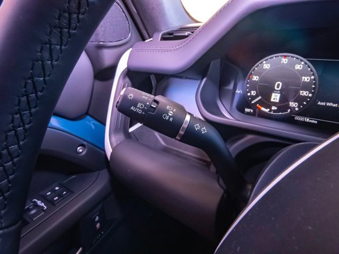 New 2025 Land Rover Defender 110 S image 12