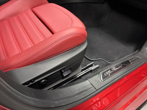 New 2024 Alfa Romeo Giulia Quadrifoglio image 11