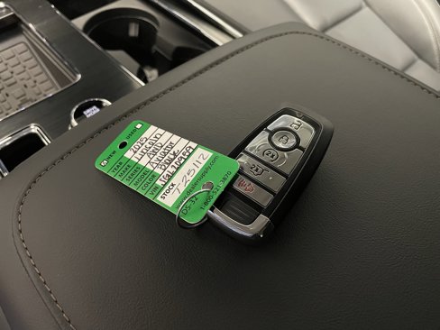 New 2025 Lincoln Aviator AWD w/ Equipment Group 101A image 15