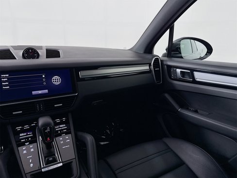Certified 2022 Porsche Cayenne S Platinum image 20
