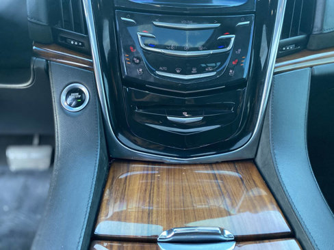 Used 2015 Cadillac Escalade ESV Luxury image 20
