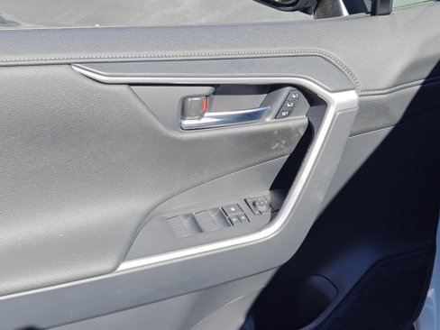 Used 2025 Toyota RAV4 Limited image 9