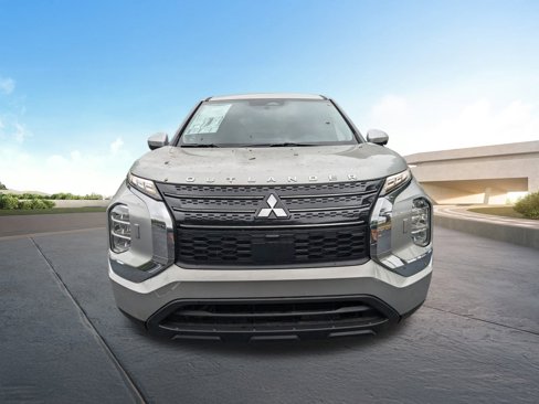 New 2025 Mitsubishi Outlander ES image 9