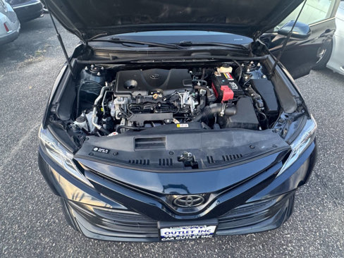 Used 2018 Toyota Camry LE image 19