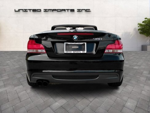 Used 2010 BMW 135i Convertible image 4