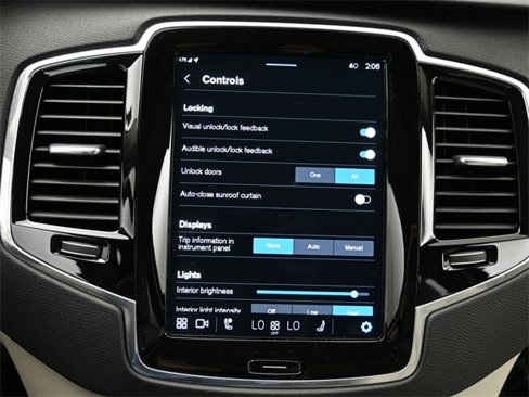 Used 2025 Volvo XC90 B6 Plus w/ Protection Package Premier image 17