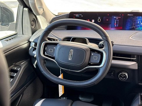 New 2025 Lincoln Navigator Reserve image 23