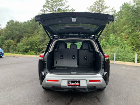 Used 2024 Nissan Pathfinder Platinum image 7