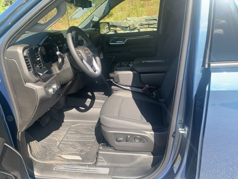 New 2026 GMC Sierra 1500 Elevation w/ LPO, Elevation Black Package image 15