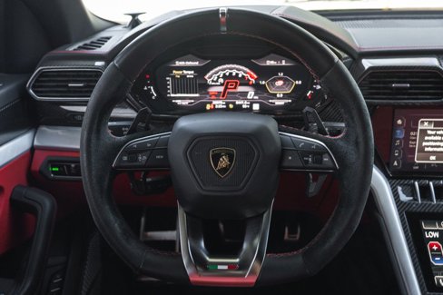 Used 2021 Lamborghini Urus image 16