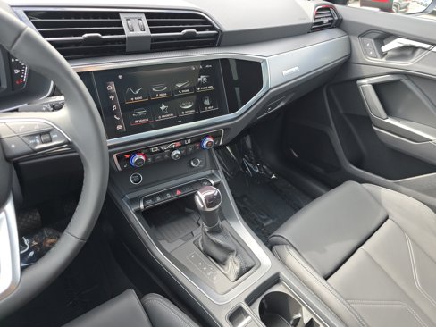 New 2025 Audi Q3 2.0T Premium image 22