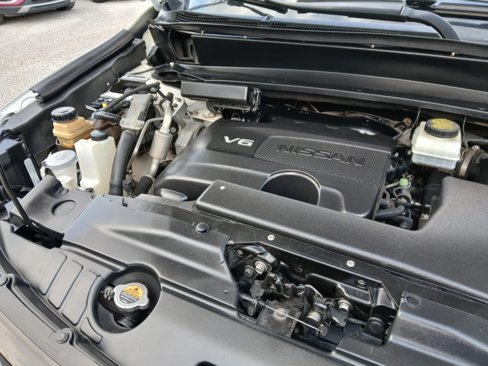 Used 2018 Nissan Pathfinder Platinum image 17
