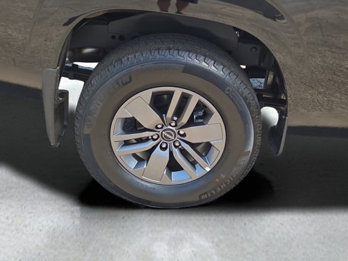 Used 2025 Nissan Frontier SV image 19