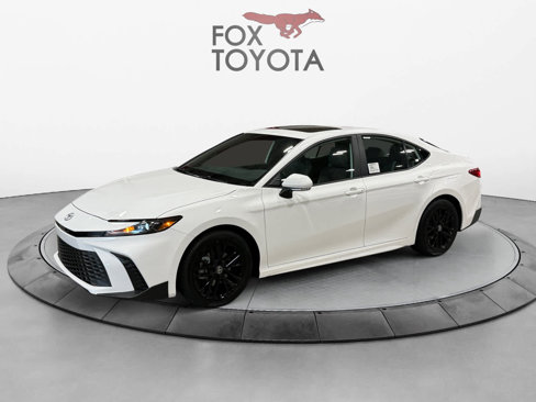 New 2026 Toyota Camry SE image 1