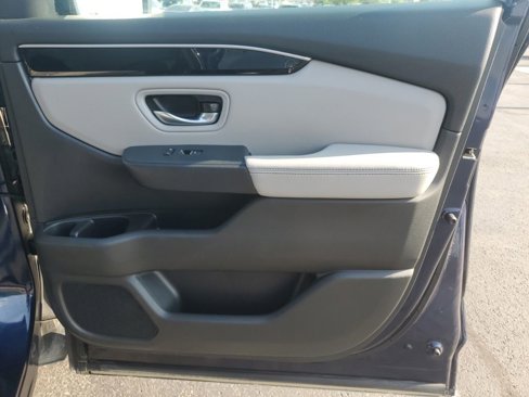 Used 2025 Honda Pilot EX-L image 29
