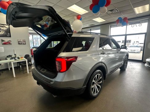 Used 2022 Ford Explorer ST-Line image 16