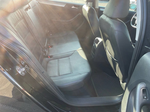 Used 2017 Volkswagen Jetta SE image 15