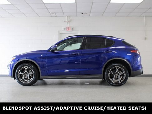 Used 2022 Alfa Romeo Stelvio Ti image 4